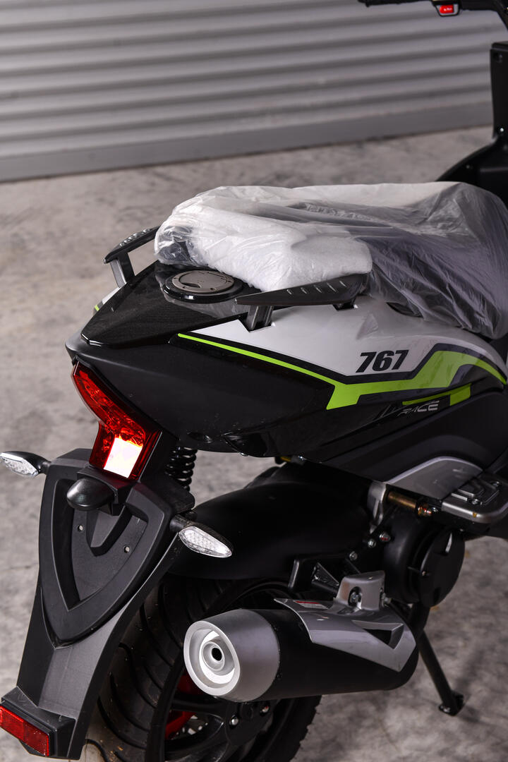 GENERIC RACE 50 2T - Image 10